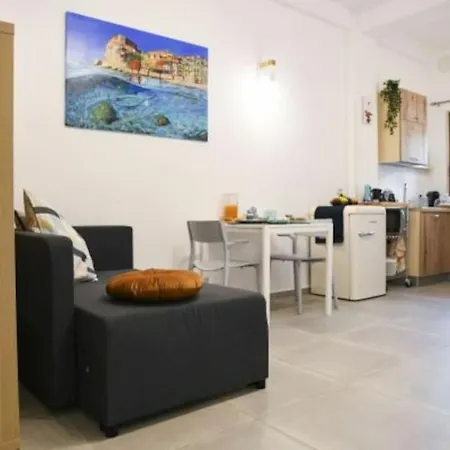 Granello Di Sabbia - Chianalea Di *